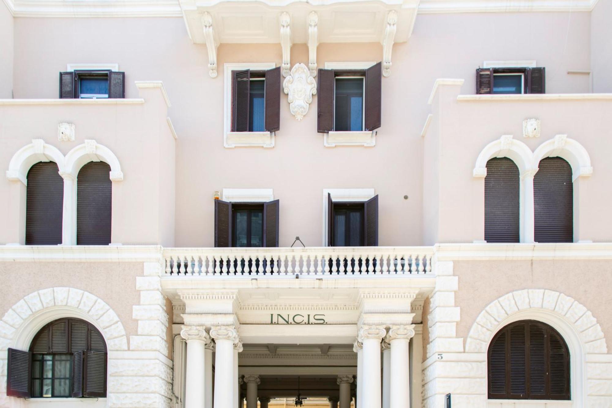 Apartment Luxury Eugy - City Center & Seaview Bari